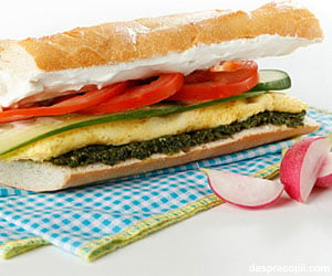 Sandwich bagheta cu omleta 