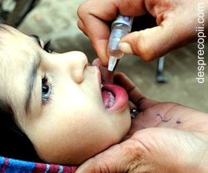 poliomelita-copil-vaccinare-1.jpg