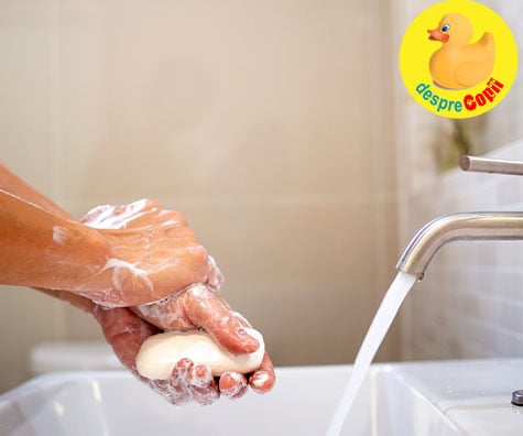 Cu ce ne spalam pe maini? Cu sapun antibacterian sau sapun normal? - sfatul medicului specialist