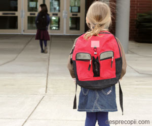 Cum sa iti pregatesti copilul sa mearga singur la scoala?