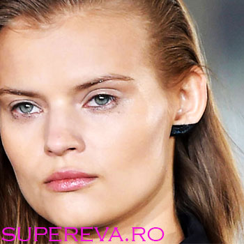 Noul trend: make-up pentru urechi!