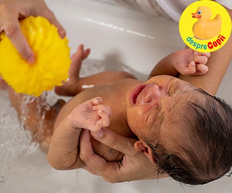Prima baie a unui bebelus - emotiile unui tatic
