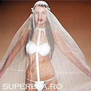 Rochia de mireasa cu bikini