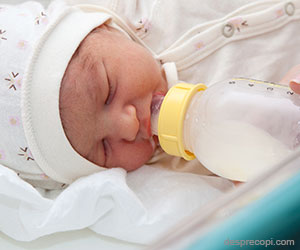 Bebelusii care primesc formula de lapte in spital/maternitate au sanse mai mari sa refuze alaptarea