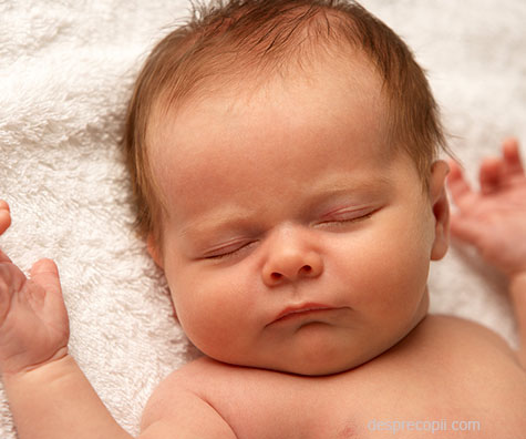 Bebelusii, somnul si calitatea aerului