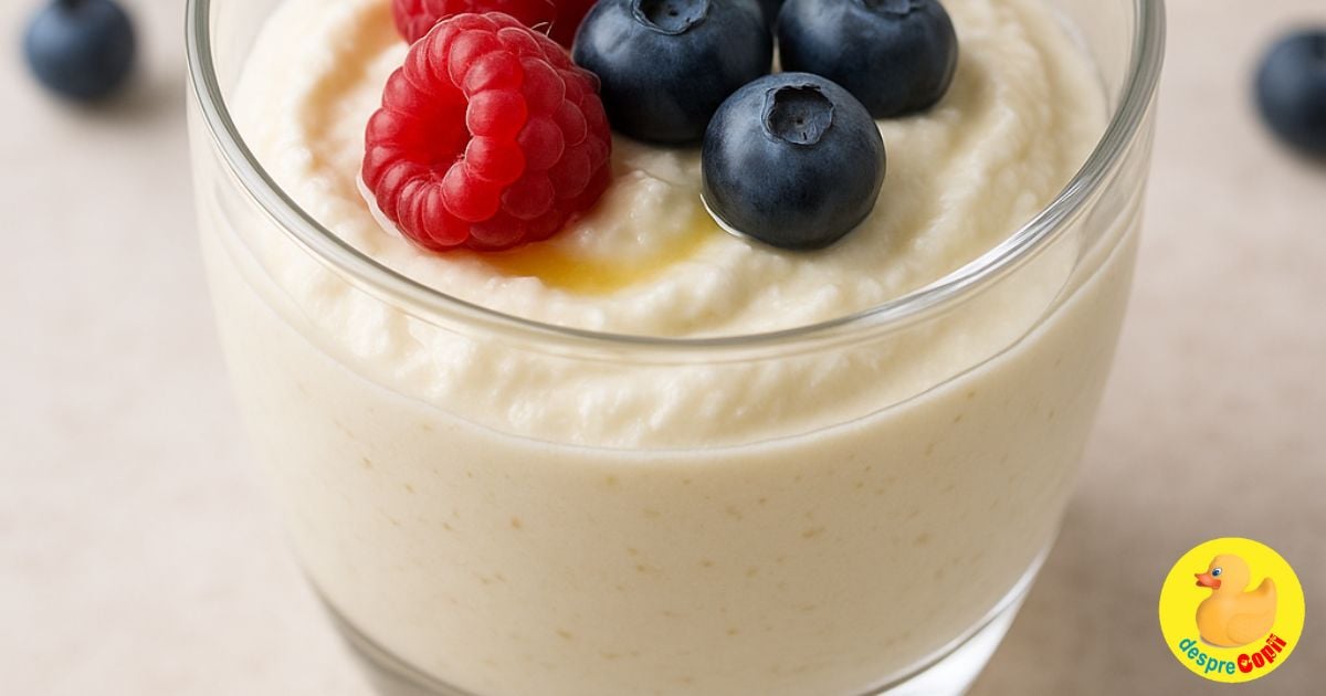 Mousse de ricotta cu miere și fructe - desertul sanatos gata in 5 minute