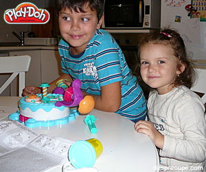 Mos Nicolae, nu uita de Play-Doh FABRICA DE TORTURI !!