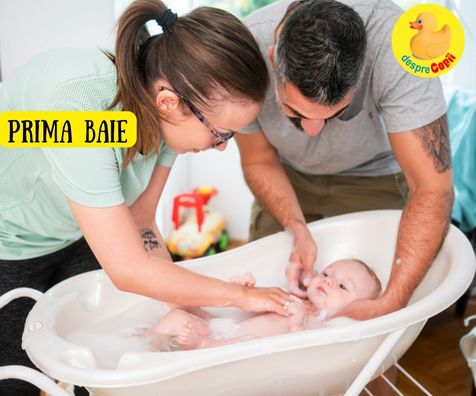 Prima baie a bebelusului - de ce ar trebui sa intarziem acest moment. Recomandarea Academiei Americane de Pediatrie.