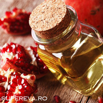 Top 8 beneficii ale uleiului de seminte de rodie pentru pielea ta