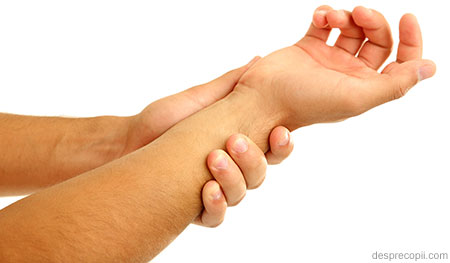 pneumonie dureri articulare articulația degetului pe braț este umflată și dureroasă
