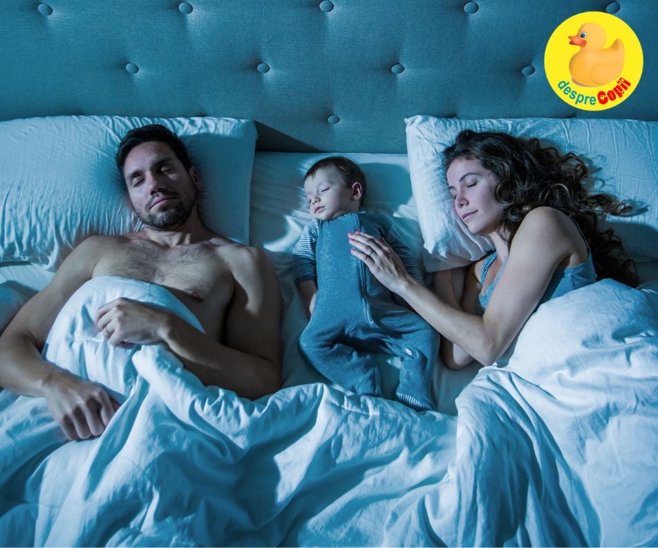 Co-sleeping sau cand bebe doarme in acelasi pat cu parintii -  7 mituri si realitati