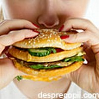 Adolescentii si ignorarea caloriilor din alimentatia fast food