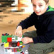 LEGO,  jucaria preferata a copiilor isteti si parintilor lor - chiar daca doare cand calcam pe piesele inprastiate prin casa