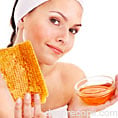 8 masti cu miere pentru tratarea acneei