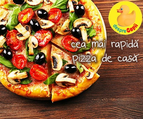 Cea mai rapidă pizza cu blat din doar 2 ingrediente pe care le ai mereu în casă 🍕