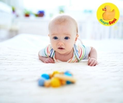 Bebe nu vrea sa stea pe burtica -  7 trucuri pentru ca bebe sa aiba mai mult fun